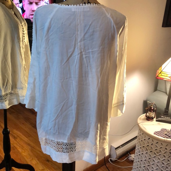 Beautiful blouse - Picture 4 of 4